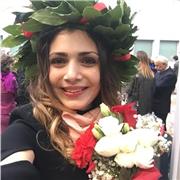 Biologa e docente di scienze naturali impartisce lezioni di chimica/biologia per liceali ed universitari